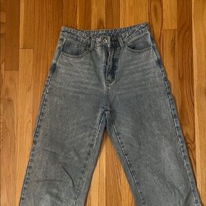 SHEIN Women's Straight Leg Jeans in Gray